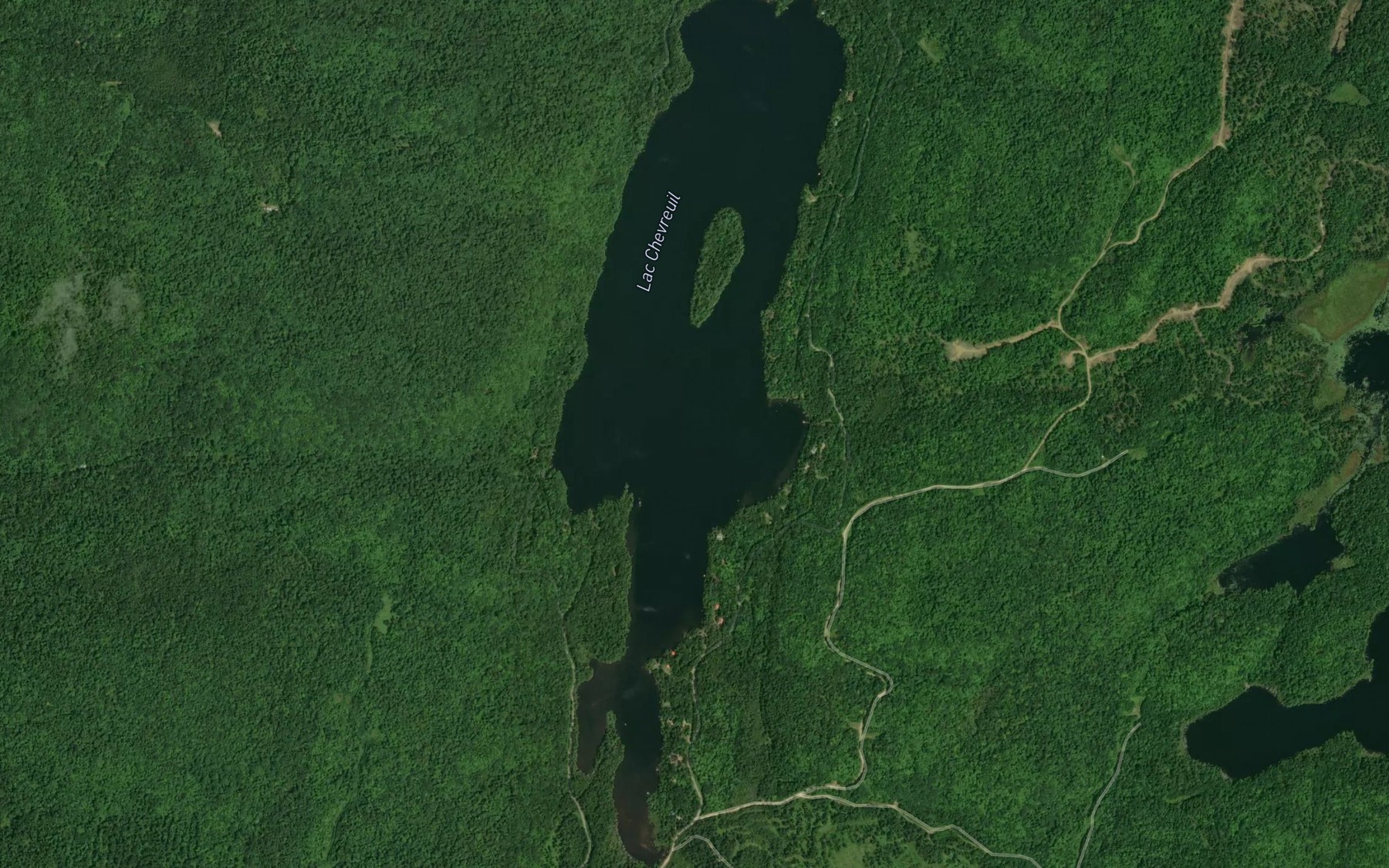 Satellite map of the Lac Chevreuil