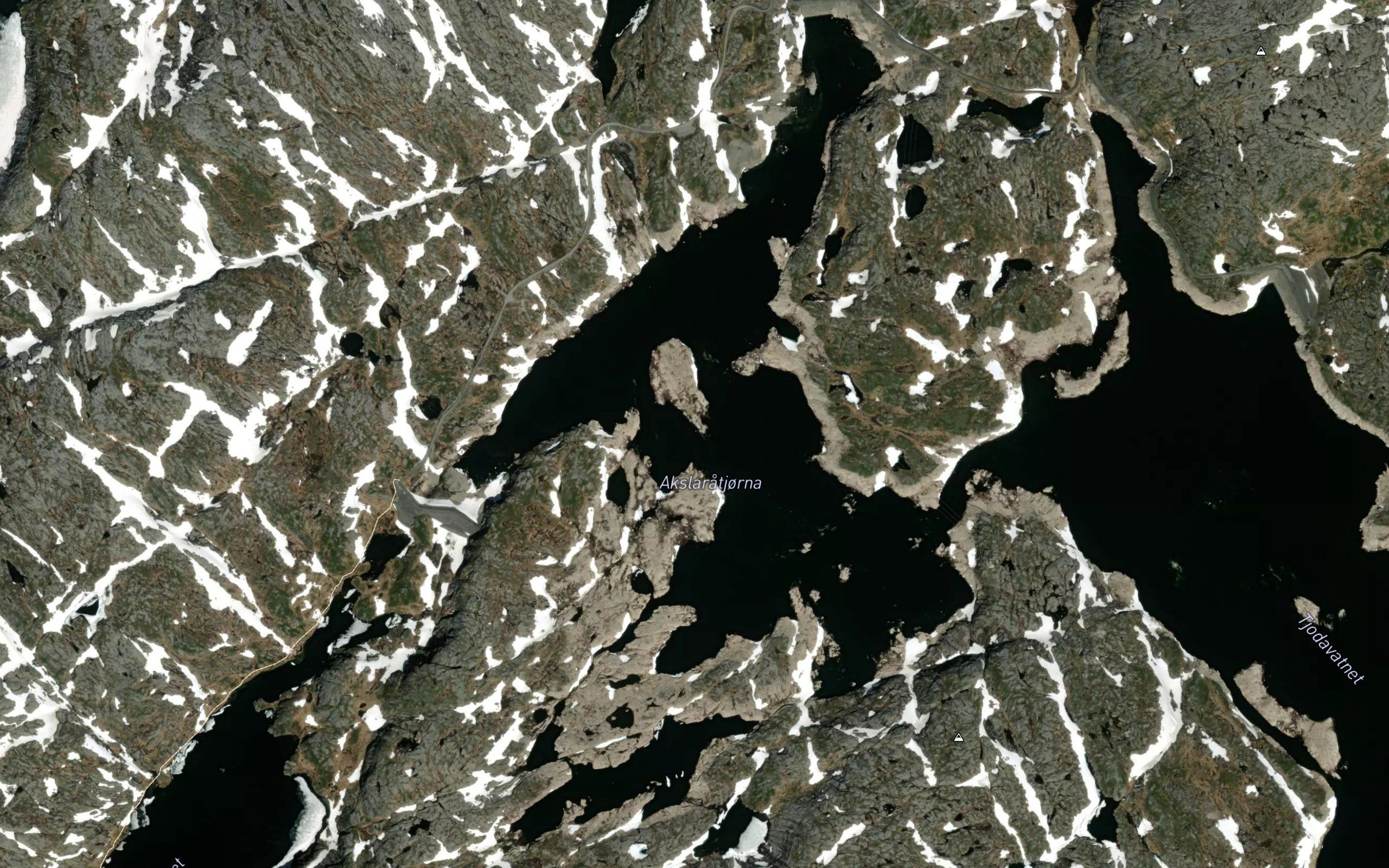 Akslaratjorna
