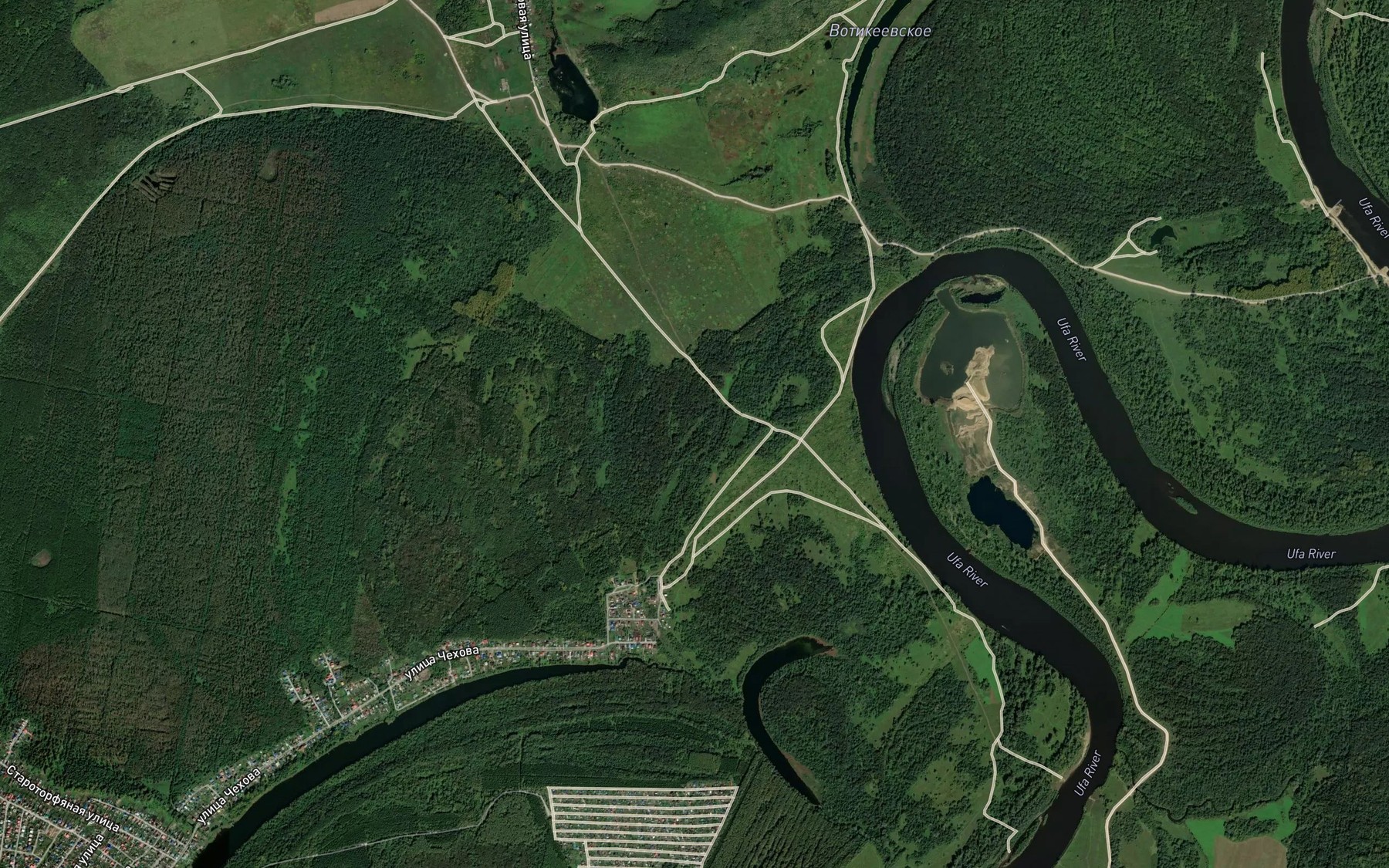 Satellite map of the Ozero Mochal'noye