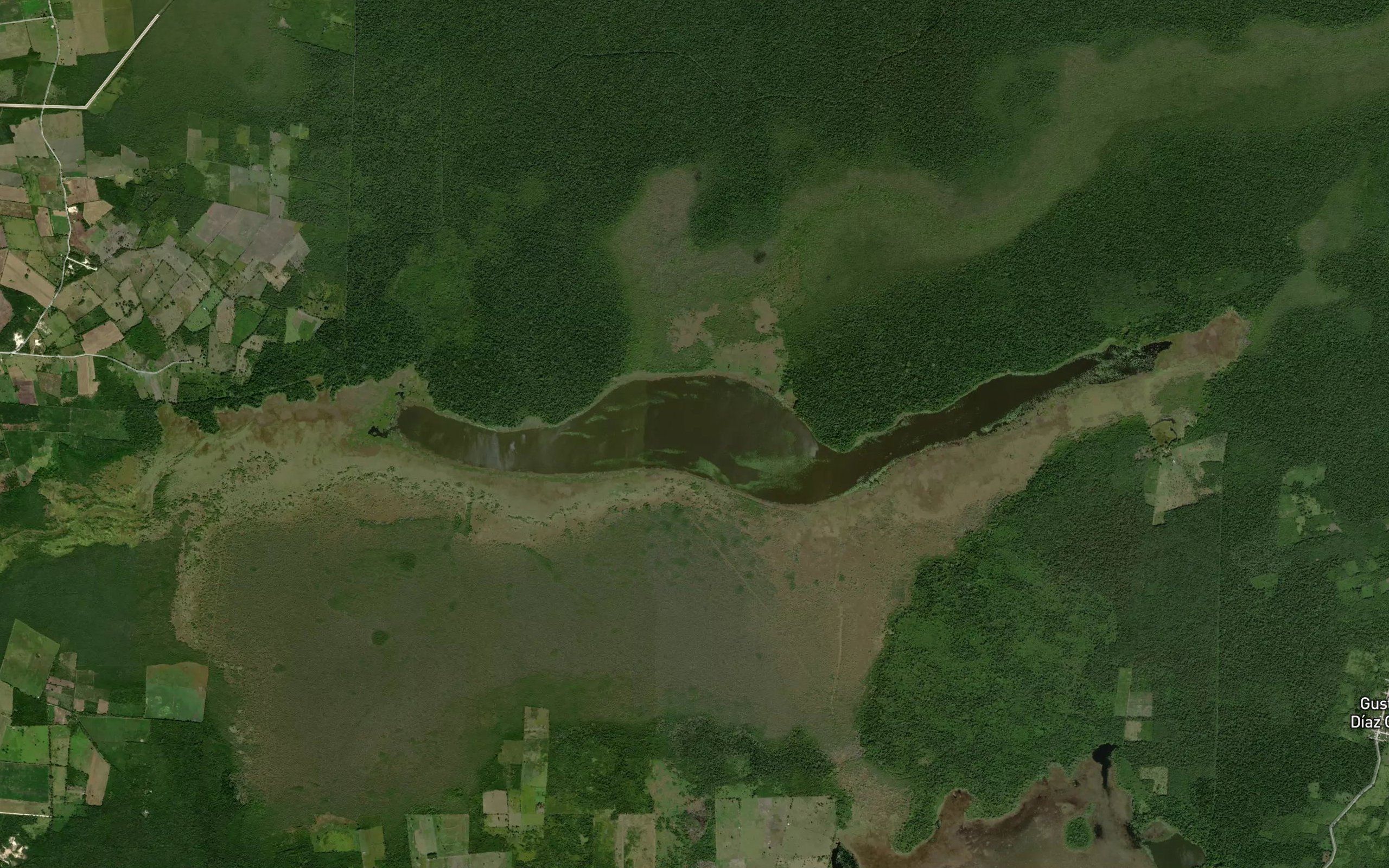 Laguna Peten Tunich